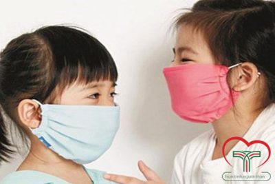 Phòng bệnh nhiễm khuẩn đường hô hấp trên ở trẻ khi giao mùa